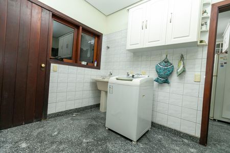 Casa de condomínio à venda com 415m², 4 quartos e 4 vagasÁREA DE SERVIÇO