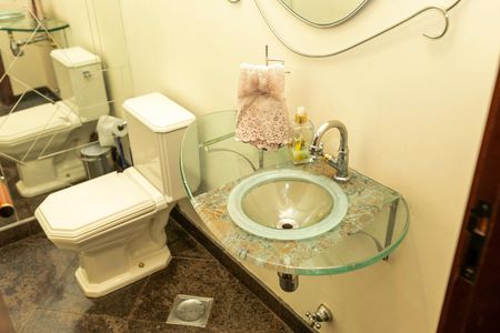 Casa de condomínio à venda com 415m², 4 quartos e 4 vagasLAVABO