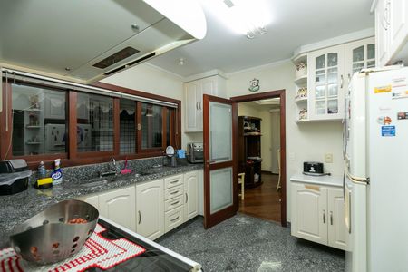 Casa de condomínio à venda com 415m², 4 quartos e 4 vagasCOZINHA