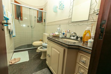 Casa de condomínio à venda com 415m², 4 quartos e 4 vagasBANHEIRO SOCIAL