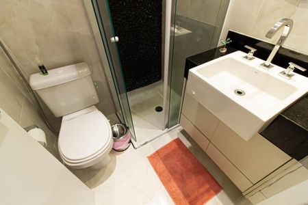 Apartamento à venda com 57m², 2 quartos e 1 vaga Apartamento à venda com 57m², 2 quartos e 1 vagaBanheiro da Suíte