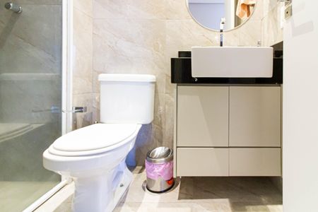 Apartamento à venda com 57m², 2 quartos e 1 vaga Apartamento à venda com 57m², 2 quartos e 1 vagaBanheiro