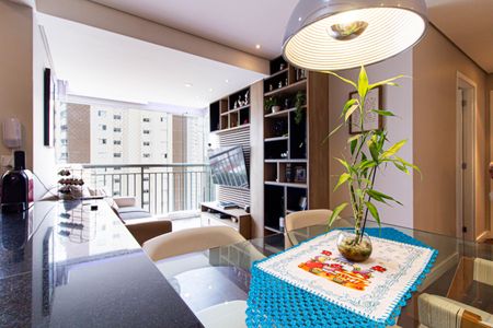 Apartamento à venda com 57m², 2 quartos e 1 vaga Apartamento à venda com 57m², 2 quartos e 1 vagaSala