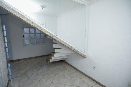 Casa para alugar com 125m², 2 quartos e 1 vaga Casa para alugar com 125m², 2 quartos e 1 vagaSala