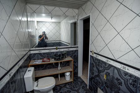 Casa para alugar com 125m², 2 quartos e 1 vaga Casa para alugar com 125m², 2 quartos e 1 vagaBanheiro da Suíte 1