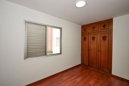 Apartamento à venda com 85m², 2 quartos e 2 vagasQuarto 2