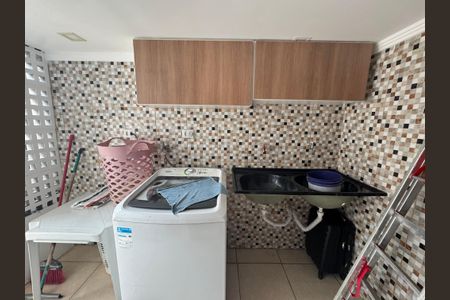 Área de Serviço de casa para alugar com 6 quartos, 250m² em Pestana, Osasco