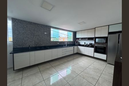 Casa para alugar com 250m², 6 quartos e 2 vagasCozinha