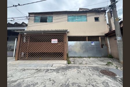 Fachada com Placa de casa para alugar com 6 quartos, 250m² em Pestana, Osasco