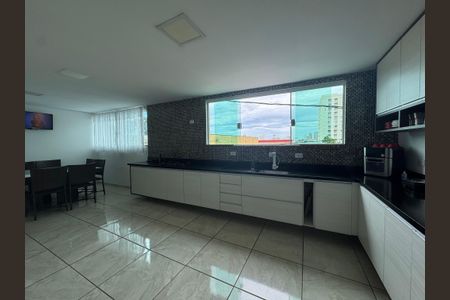 Casa para alugar com 250m², 6 quartos e 2 vagasCozinha