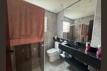 Casa para alugar com 250m², 6 quartos e 2 vagasBanheiro