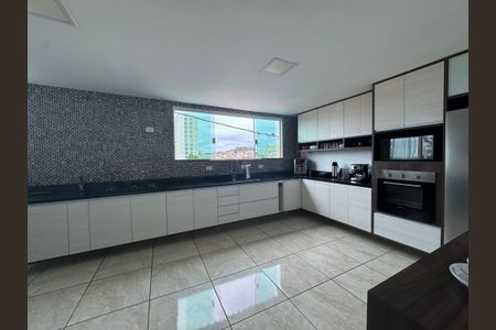 Casa para alugar com 250m², 6 quartos e 2 vagasCozinha