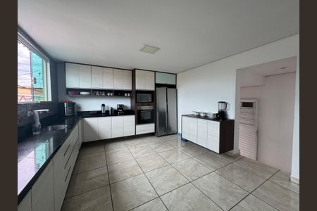 Casa para alugar com 250m², 6 quartos e 2 vagasCozinha