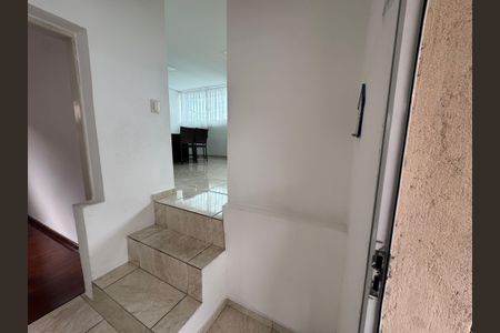 Casa para alugar com 250m², 6 quartos e 2 vagasAcesso 