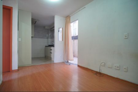 Sala de apartamento para alugar com 2 quartos, 45m² em Santos Dumont, São Leopoldo