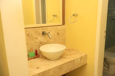 Casa para alugar com 260m², 4 quartos e 2 vagasLavabo