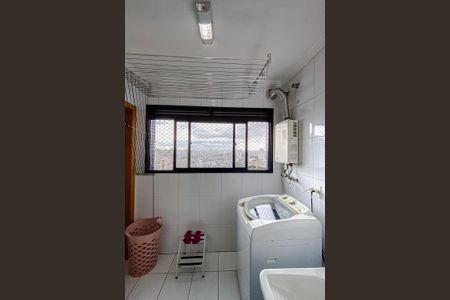 Apartamento à venda com 98m², 3 quartos e 2 vagas Apartamento à venda com 98m², 3 quartos e 2 vagasÁrea de Serviço