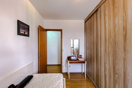 Apartamento à venda com 98m², 3 quartos e 2 vagas Apartamento à venda com 98m², 3 quartos e 2 vagasQuarto 2