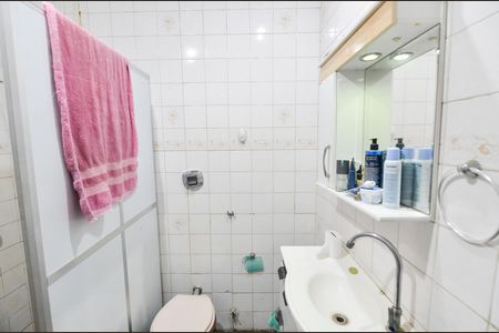 Casa à venda com 128m², 3 quartos e 1 vagaBanheiro 2