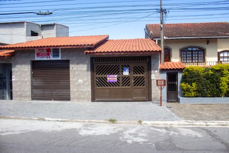 Casa para alugar com 100m², 2 quartos e 1 vaga Casa para alugar com 100m², 2 quartos e 1 vagaFachada