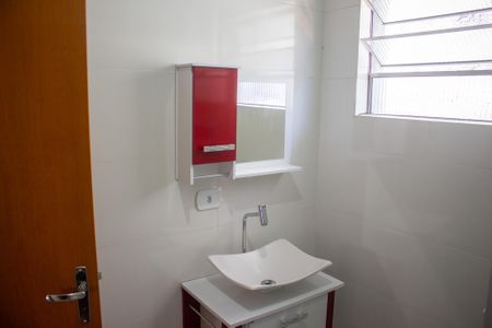 Casa para alugar com 100m², 2 quartos e 1 vaga Casa para alugar com 100m², 2 quartos e 1 vagaBanheiro