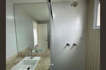 Apartamento à venda com 71m², 3 quartos e 2 vagasBanheiro da Suíte