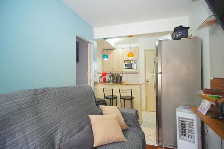 Sala de kitnet/studio para alugar com 1 quarto, 36m² em Jardim Dona Leopoldina, Porto Alegre