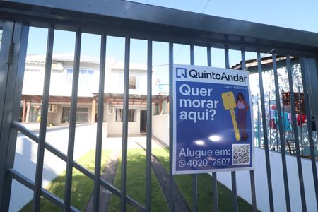Casa à venda com 88m², 2 quartos e 2 vagasFachada com placa