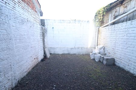 Casa à venda com 88m², 2 quartos e 2 vagasÁrea dos fundos 