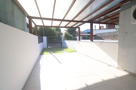 Casa à venda com 88m², 2 quartos e 2 vagasÁrea da frente
