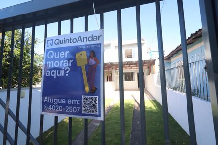 Casa à venda com 88m², 2 quartos e 2 vagasplaca na fachada