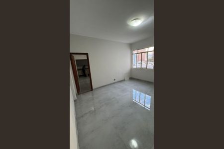 Sala de apartamento para alugar com 3 quartos, 67m² em Centro, Uberlândia