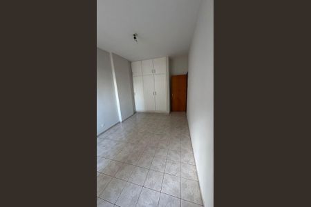 Quarto de apartamento para alugar com 3 quartos, 67m² em Centro, Uberlândia