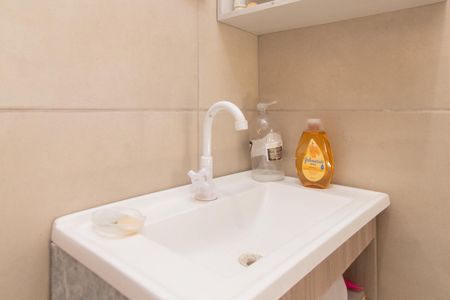 Casa para alugar com 60m², 2 quartos e 1 vaga Casa para alugar com 60m², 2 quartos e 1 vagaBanheiro