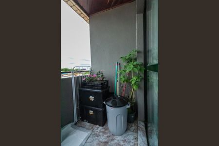 Apartamento à venda com 73m², 3 quartos e 2 vagas Apartamento à venda com 73m², 3 quartos e 2 vagasVaranda