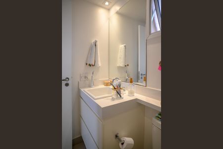 Apartamento para alugar com 136m², 3 quartos e 2 vagasBanheiro Quarto 2 - Suite