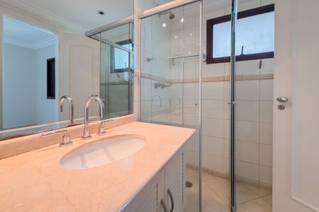 Apartamento para alugar com 180m², 3 quartos e 3 vagasBanheiro da Suíte 1