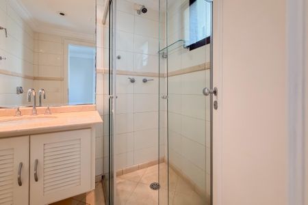 Apartamento para alugar com 180m², 3 quartos e 3 vagasBanheiro da Suíte 1