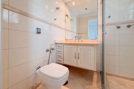 Apartamento para alugar com 180m², 3 quartos e 3 vagasBanheiro da Suíte 1