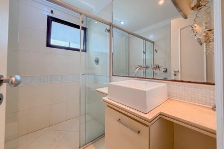 Apartamento para alugar com 180m², 3 quartos e 3 vagasBanheiro da Suíte 2
