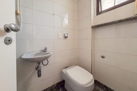 Apartamento para alugar com 180m², 3 quartos e 3 vagasBanheiro de Serviço