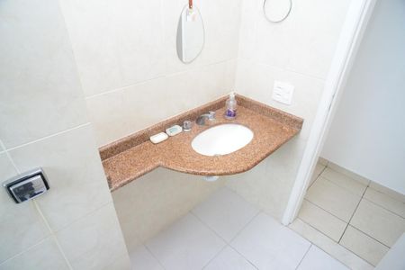 Apartamento à venda com 61m², 2 quartos e 1 vagaBanheiro Social