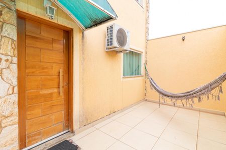 Casa de condomínio à venda com 96m², 3 quartos e 2 vagasÁrea comum