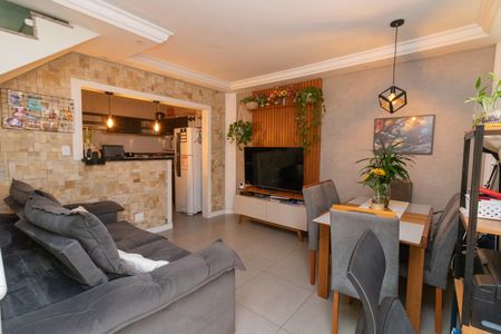 Casa de condomínio à venda com 96m², 3 quartos e 2 vagasSala