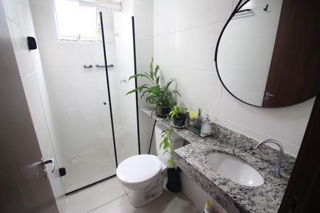 Banheiro de apartamento para alugar com 2 quartos, 50m² em Eldorado, Contagem