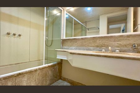 Apartamento para alugar com 29m², 1 quarto e sem vagaBanheiro da Suíte