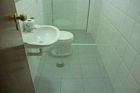 Apartamento para alugar com 232m², 4 quartos e 3 vagas Apartamento para alugar com 232m², 4 quartos e 3 vagasBanheiro de serviço