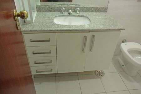 Apartamento para alugar com 232m², 4 quartos e 3 vagasBanheiro da Suíte 3