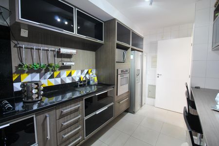 Apartamento à venda com 128m², 3 quartos e 2 vagas Apartamento à venda com 128m², 3 quartos e 2 vagasCozinha