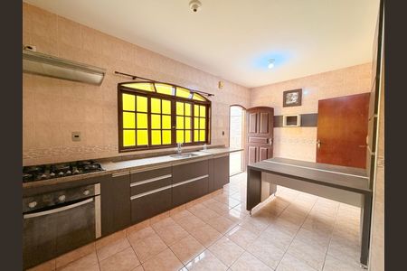 Casa à venda com 190m², 3 quartos e 3 vagasCozinha